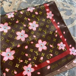 Brown larger monogram NWOT inspired scarf!